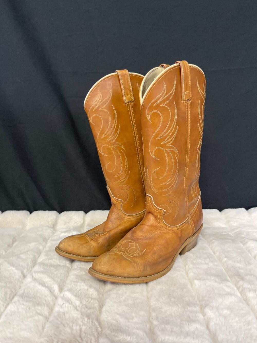 Vintage Acme Women's Cowboy/Cowgirl Boots Size 9